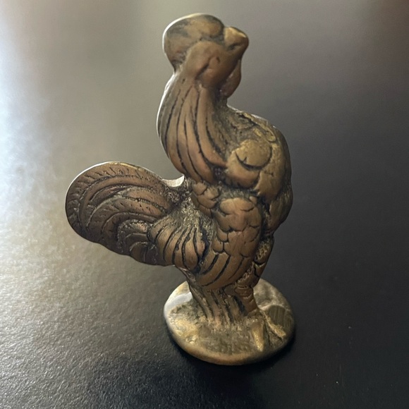 SOLID UNPOLISHED BRASS ROOSTER FIGURINE COLLECTIBLE PAPERWEIGHT - Picture 3 of 4